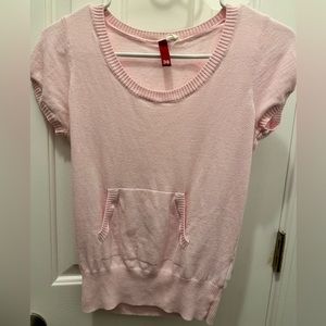 H&M light pink t-shirt